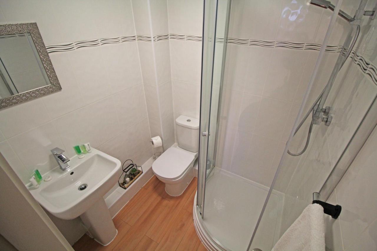 Canal Side Apartment In Chester Ngoại thất bức ảnh