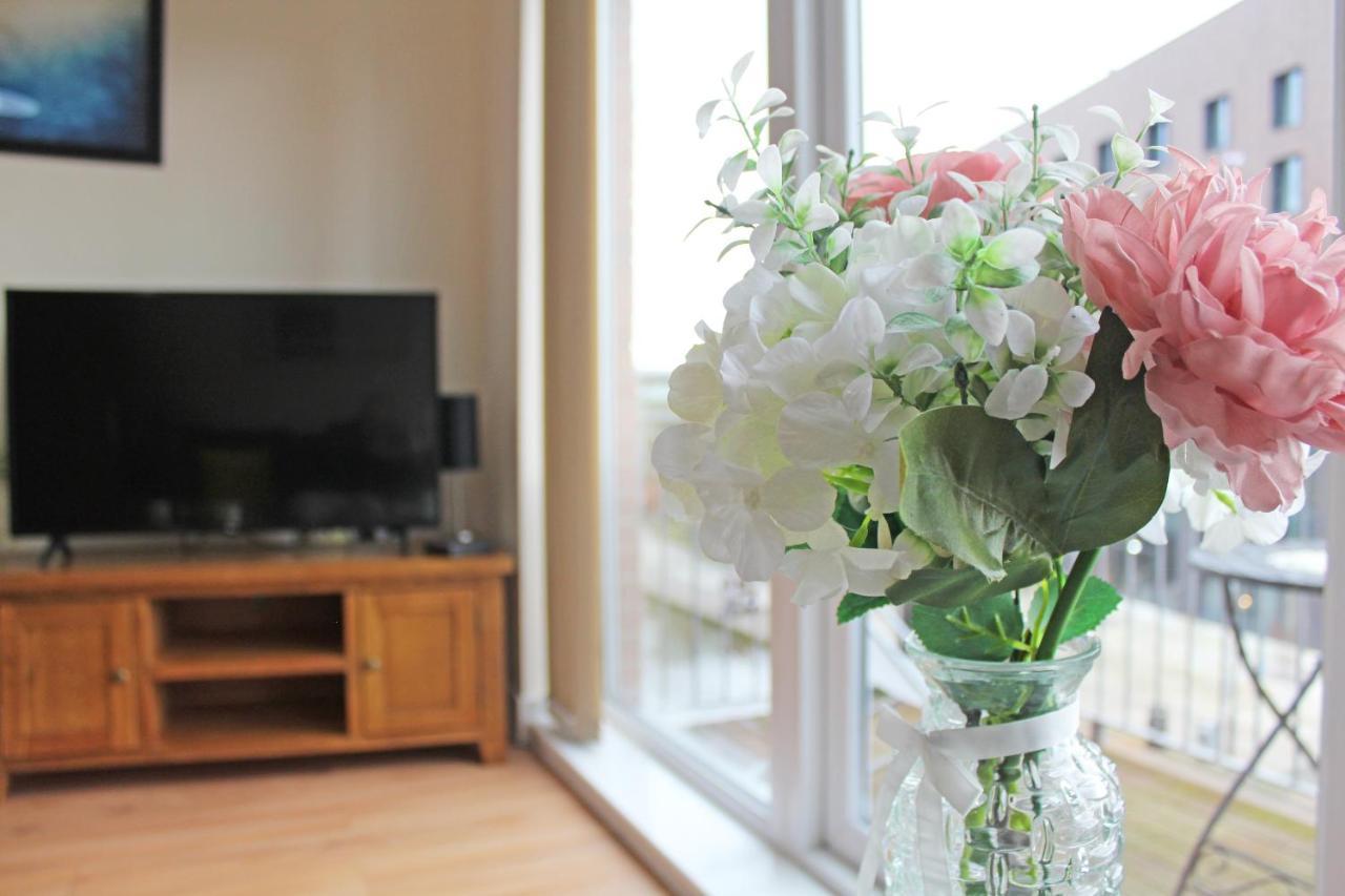 Canal Side Apartment In Chester Ngoại thất bức ảnh